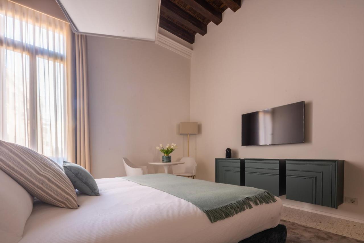 Ninfea Luxury Suites Венеция Экстерьер фото