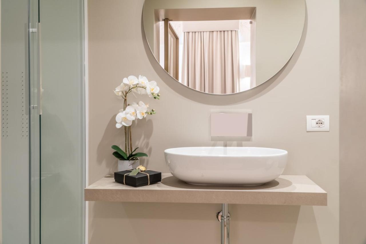 Ninfea Luxury Suites Венеция Экстерьер фото